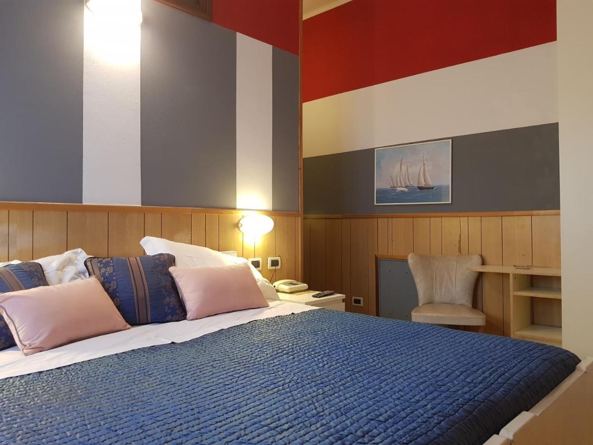 Hotel Azzurra 살소마지오레테르메 외부 사진