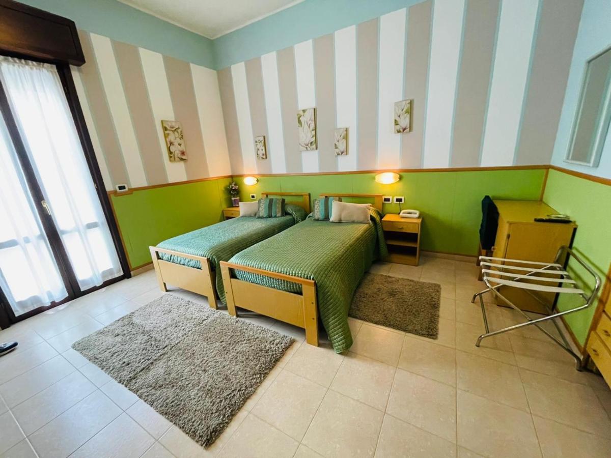 Hotel Azzurra 살소마지오레테르메 외부 사진