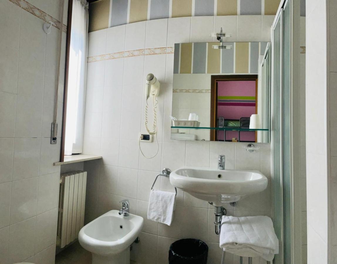 Hotel Azzurra 살소마지오레테르메 외부 사진